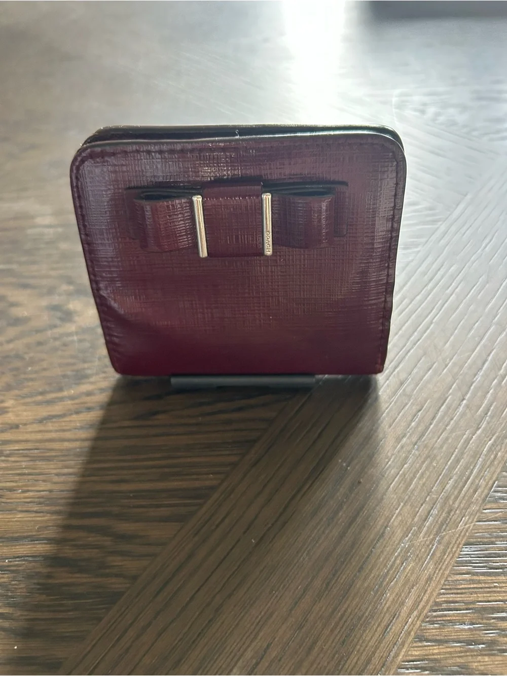 Coach Darcy Bow Saffiano Leather Wallet Burgandy GREAT CONDITION